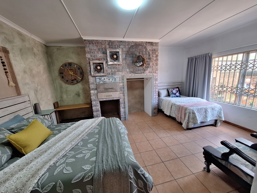 4 Bedroom Property for Sale in Wavecrest Eastern Cape